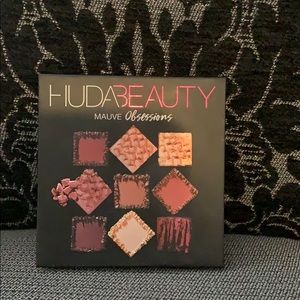 HUDA BEAUTY Mauve Obsession Eyeshadow Palette